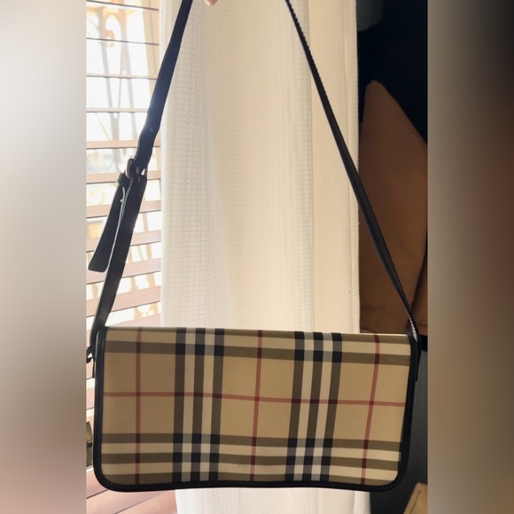 SALE ENDS AT MN ❤️ EUC Burberry Haymarket Novacheck Canvas Baguette Shoulder Bag - Picture 13 of 17
